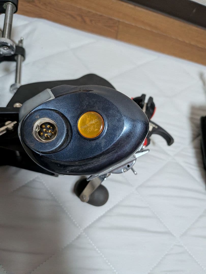 電動リール 青緑ライン付き