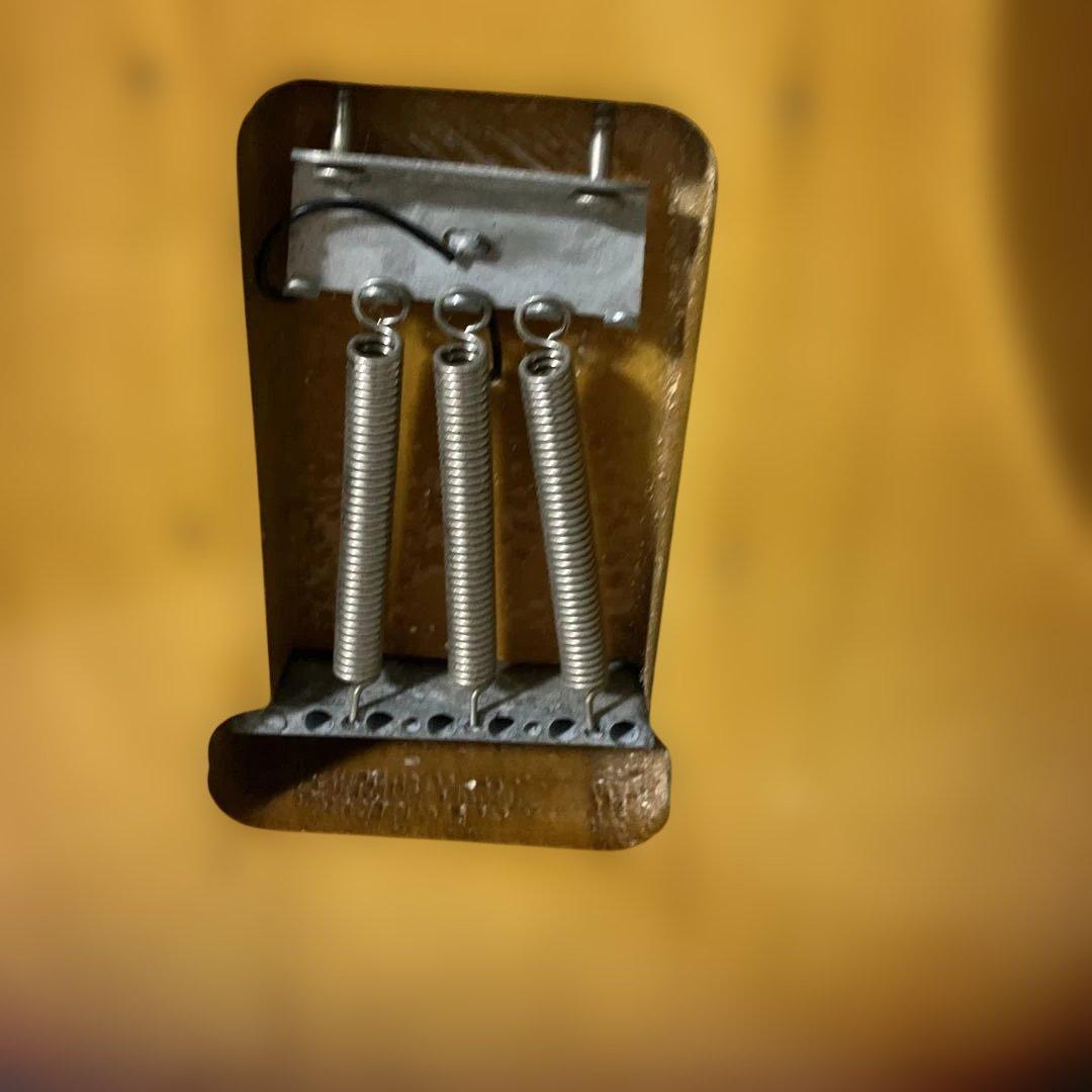 専用　超美品弦新品triumph ストラトキャスター。サンバーストメンテ済