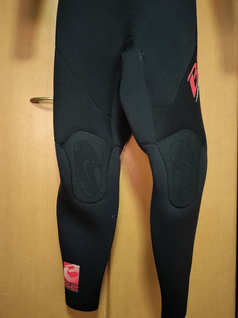 美品　BEWET ウェットスーツ