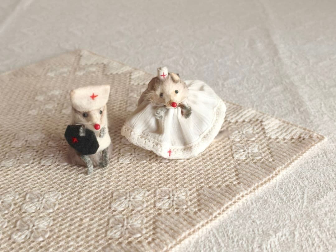 * vintage figure ✙ * 赤十字の ネズミさん SET