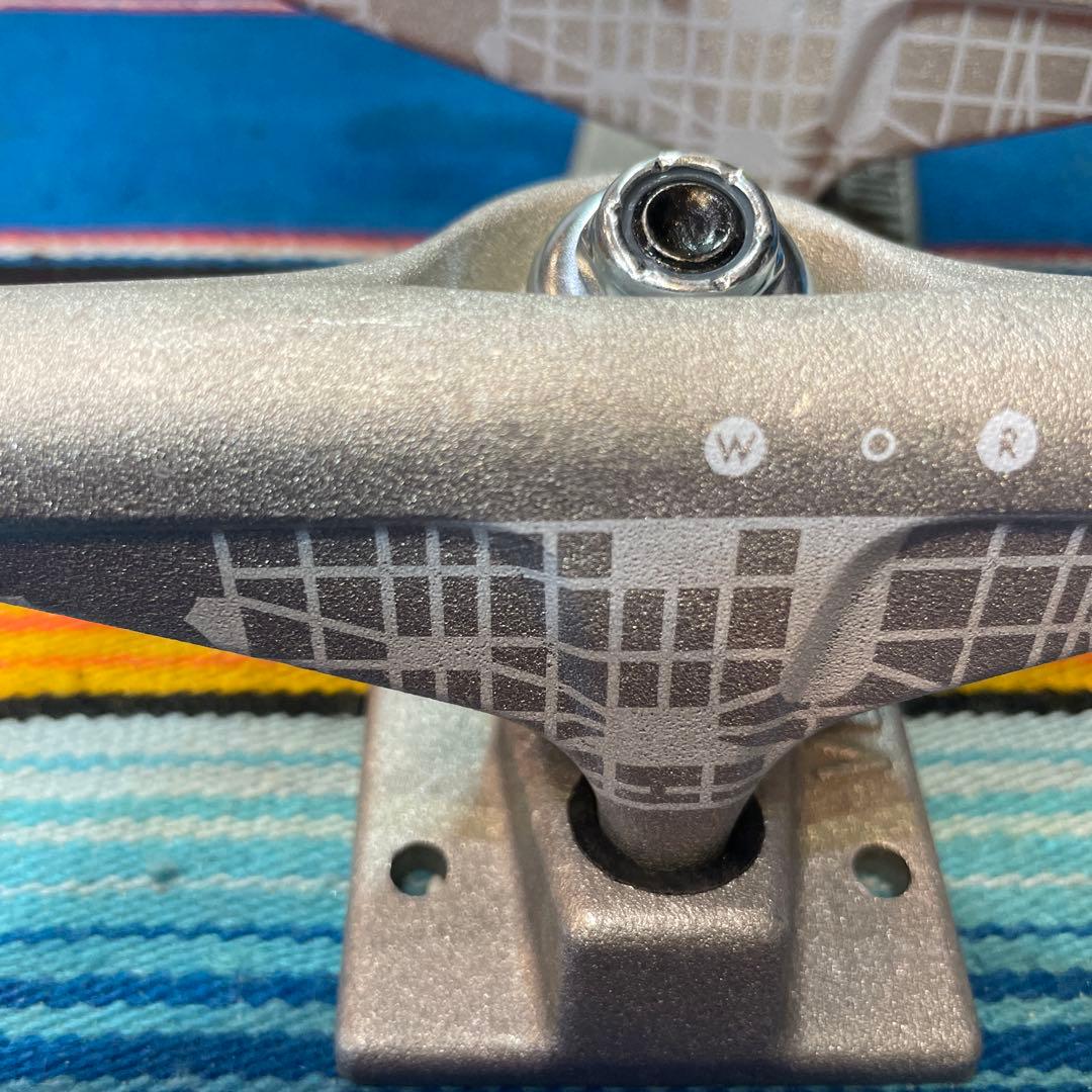 ベンチャー　トラックWORST スケートボードトラック グレー5.2low