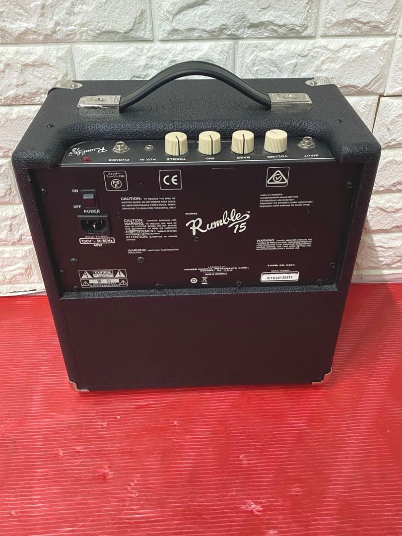 Fenderフェンダー Rumble 15ベース用コンボアンプ