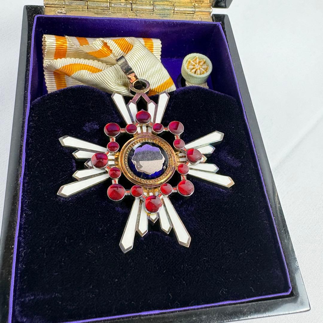 勲三等瑞宝章 箱付き 勲章 ケース付き 日本勲章