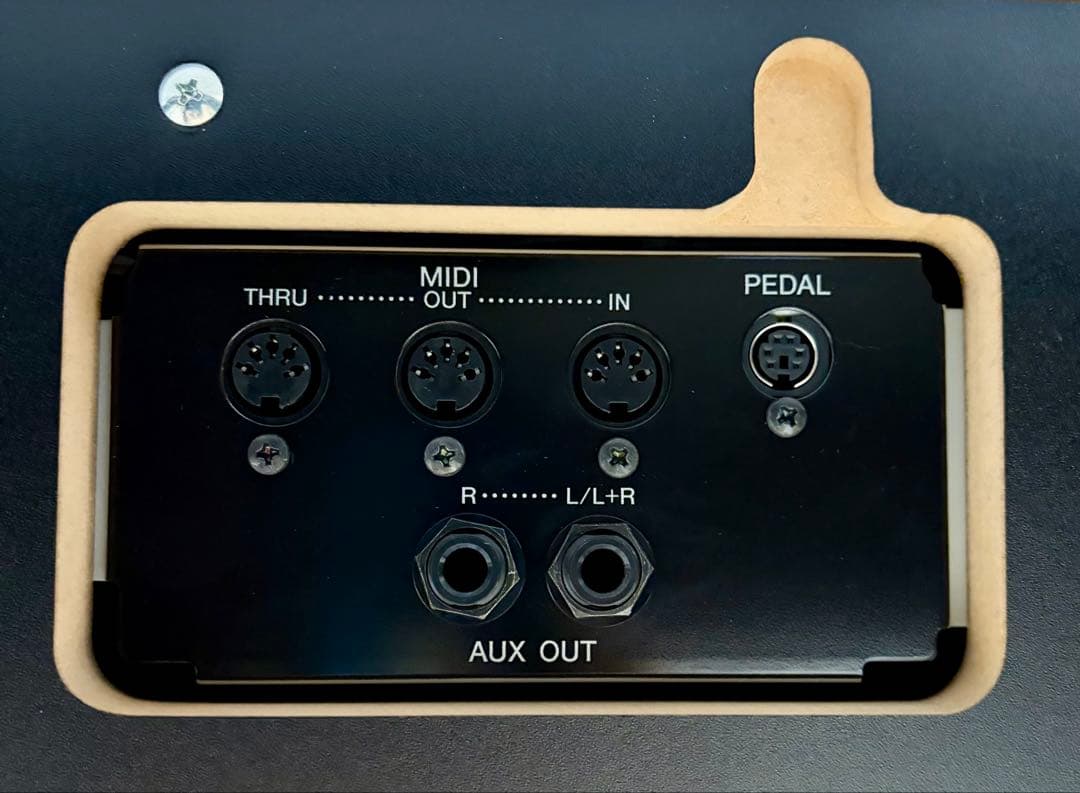 ④【送料込み】YAMAHA 電子ピアノ　CLP-735