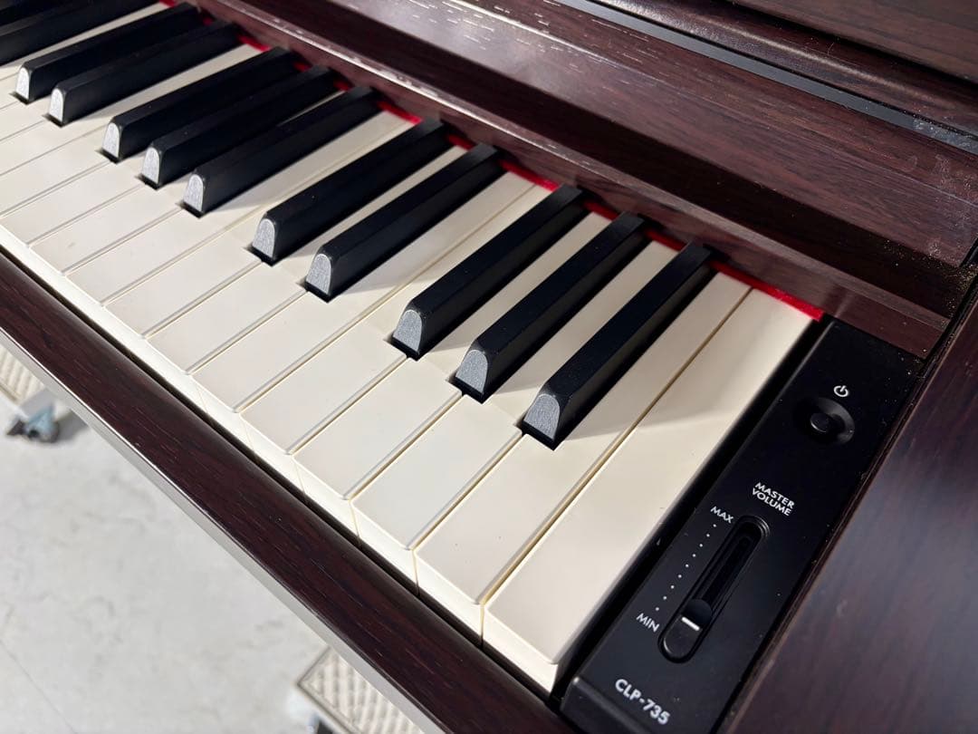 ④【送料込み】YAMAHA 電子ピアノ　CLP-735