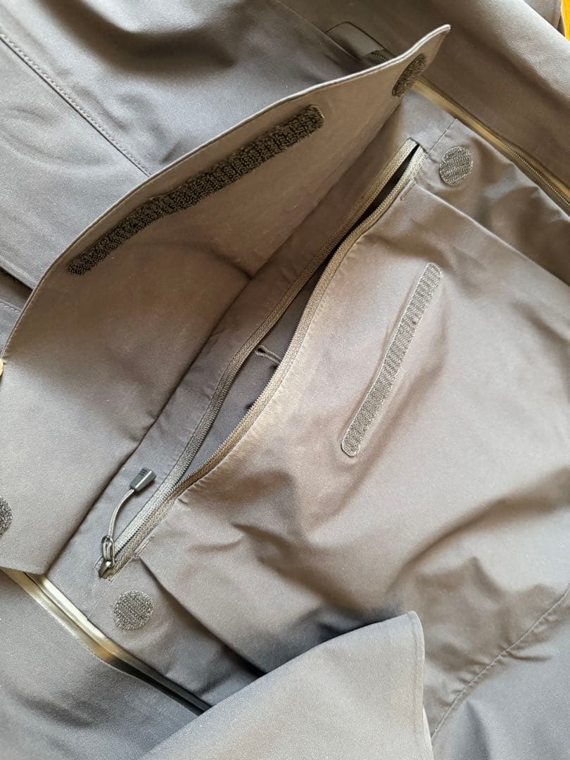 Burton Pertex 黒 デイビーコンジャケット