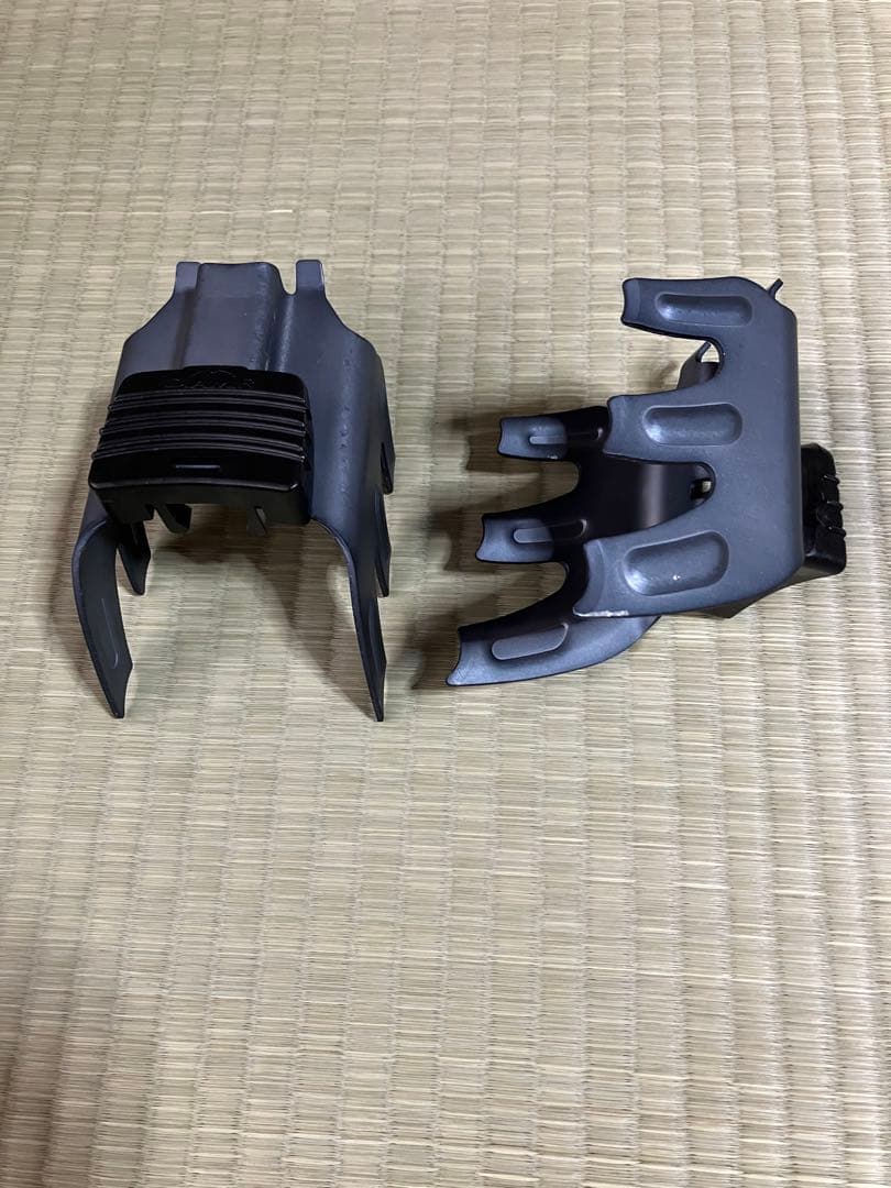 フィリッチデアミール用クライミングアイゼン　センター巾80mm位迄