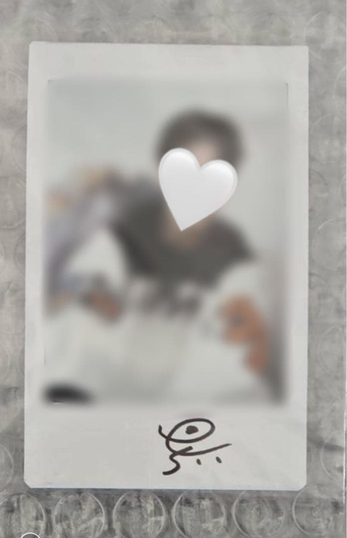 idntt ウンス　直筆サインチェキ