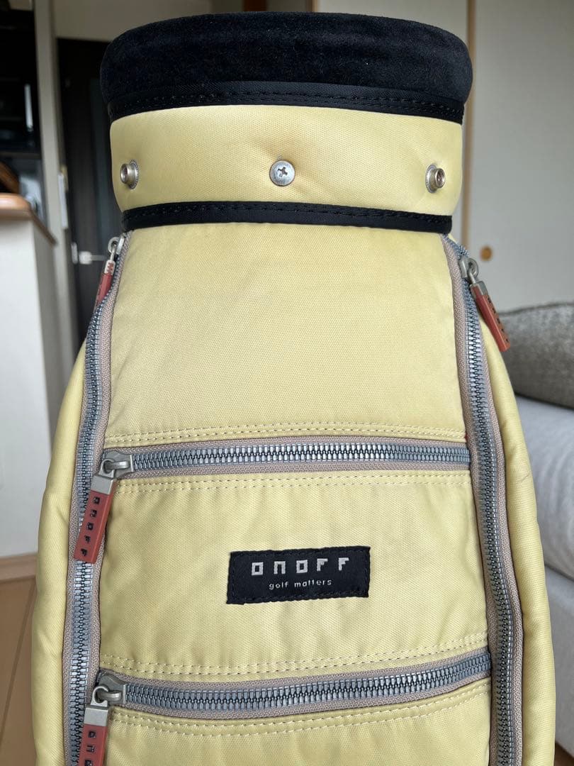 良品ONOFFオノフ カートキャディバッグ 9型軽量メンズ　レディース　クリーム