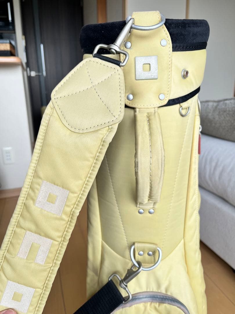 良品ONOFFオノフ カートキャディバッグ 9型軽量メンズ　レディース　クリーム