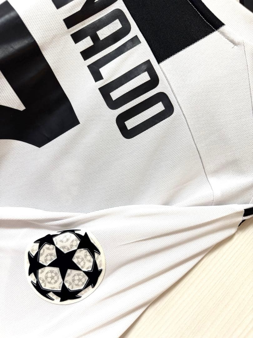 ☆Cロナウド　CR7 直筆サイン入りユニフォーム　アディダス　ユベントス