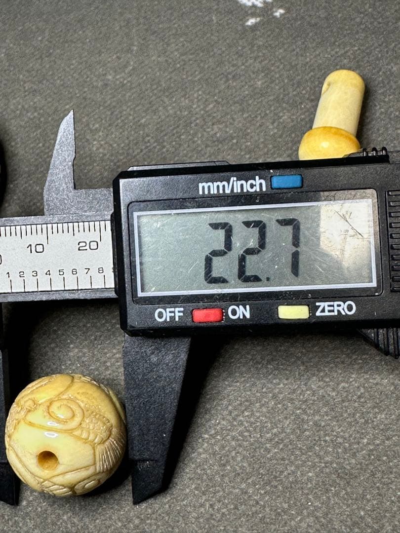 極上　桜井広晴作　根付　饅頭　天然素材　アンティーク　和彫　置物　骨董　飾り物