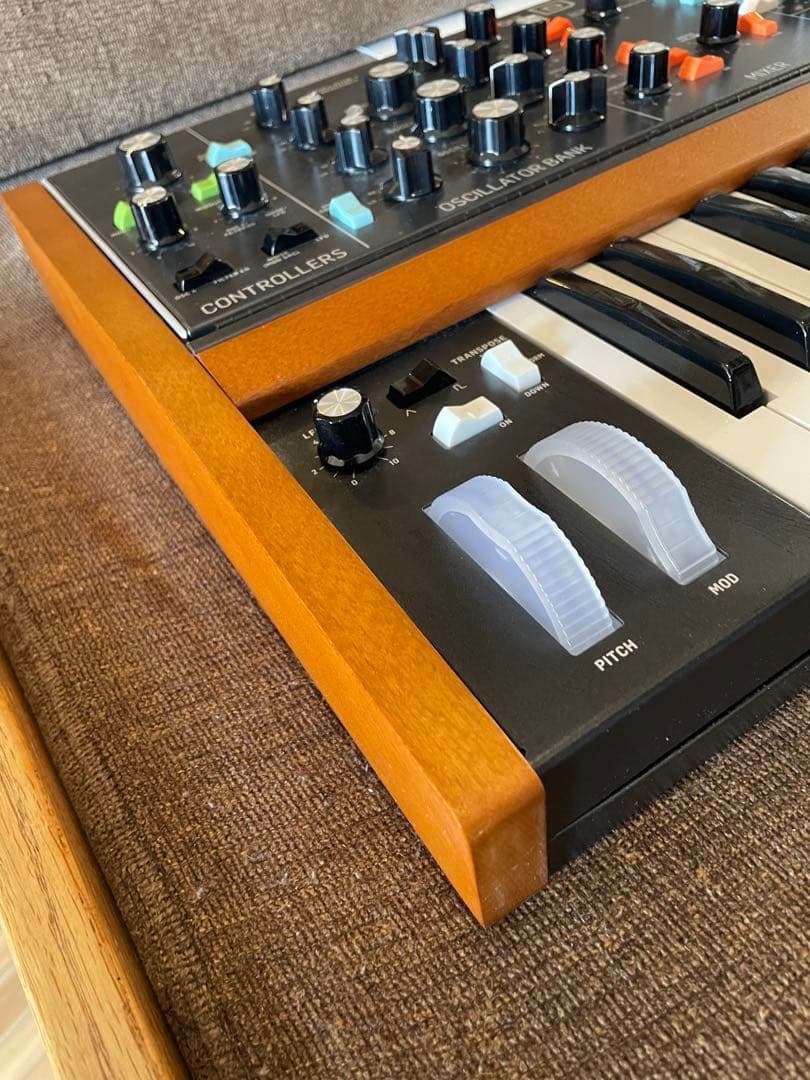 behringer poly-d アナログシンセサイザー