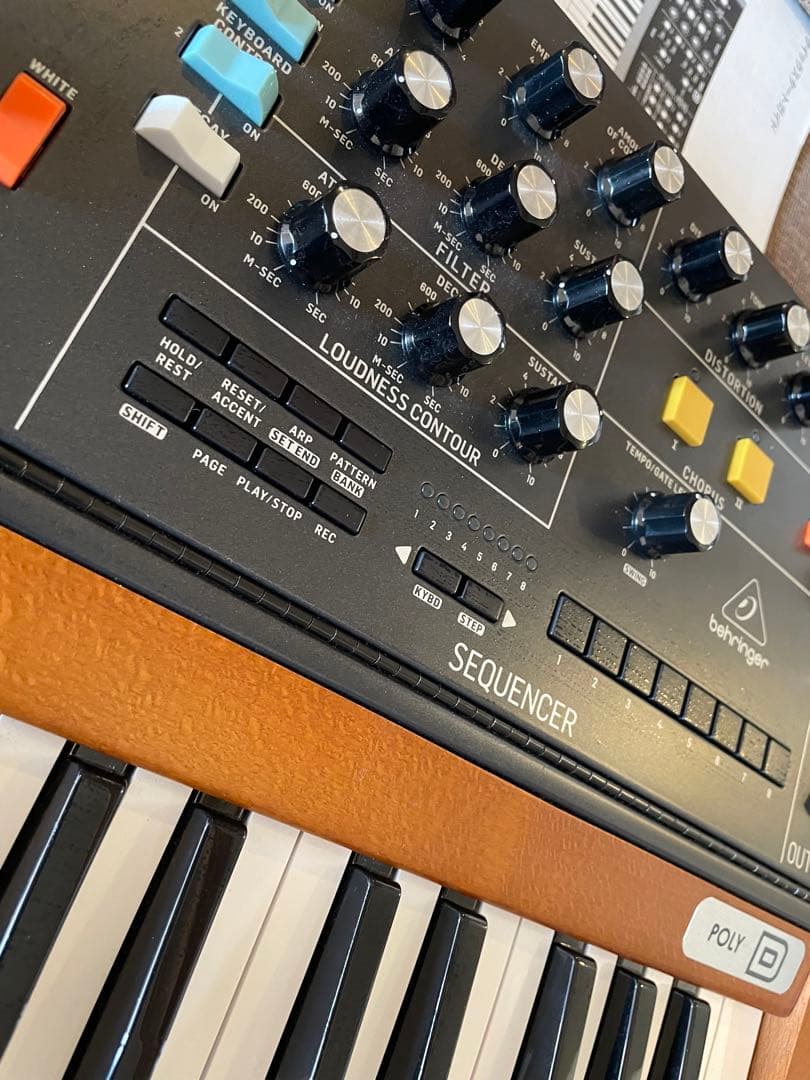 behringer poly-d アナログシンセサイザー