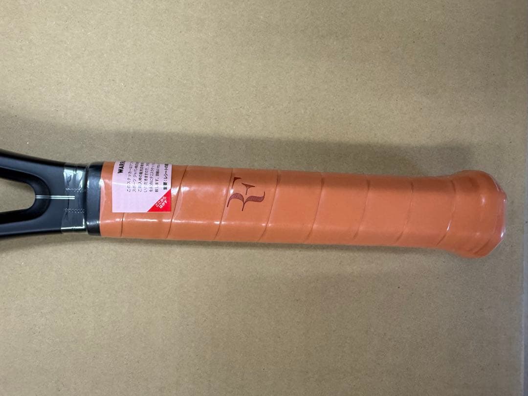 テニス硬式ラケット　RF 01　ロジャーフェデラーモデル