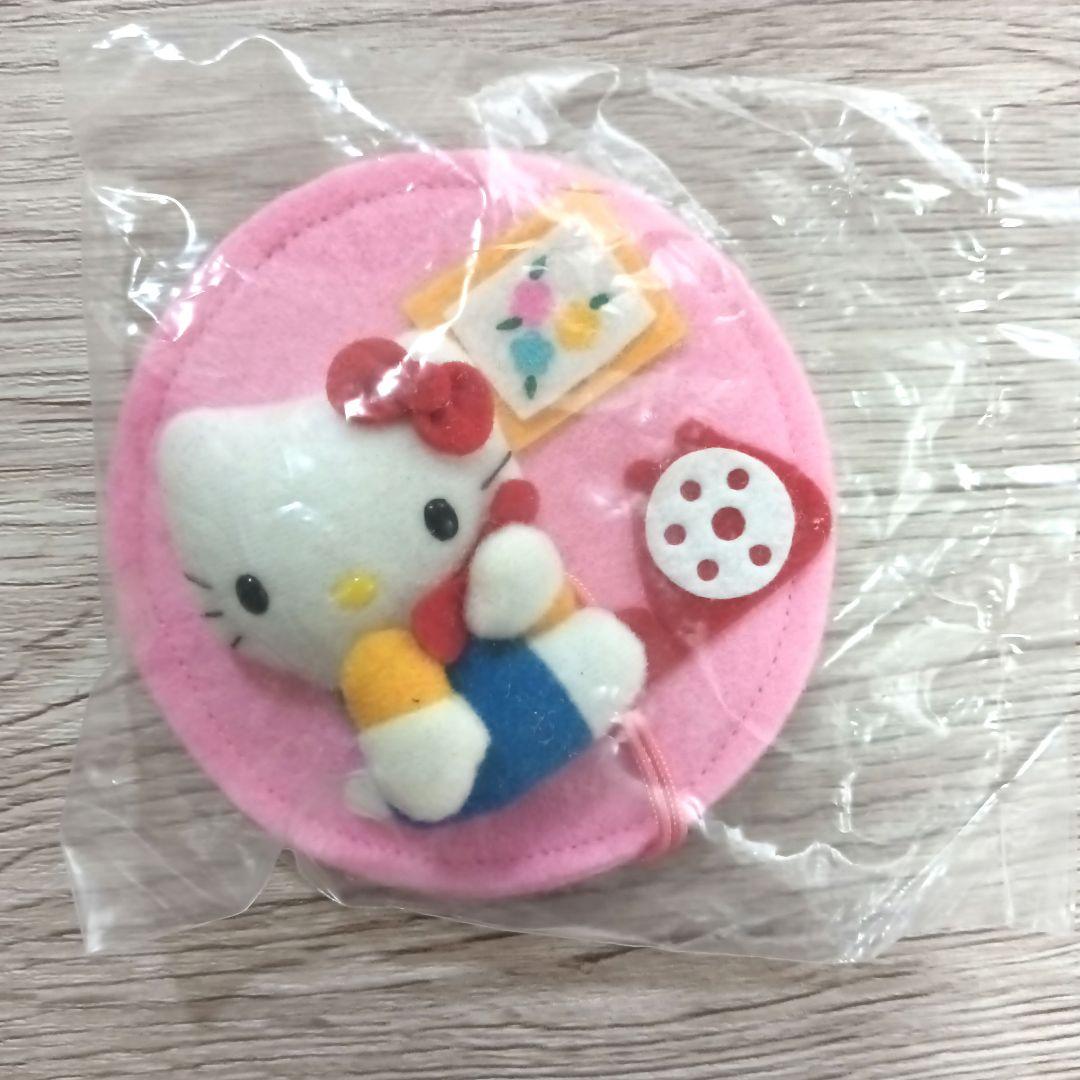サンリオ　ハローキティ 　フェルト製バッジ　稀少　レトロ　2001年⚠️必読