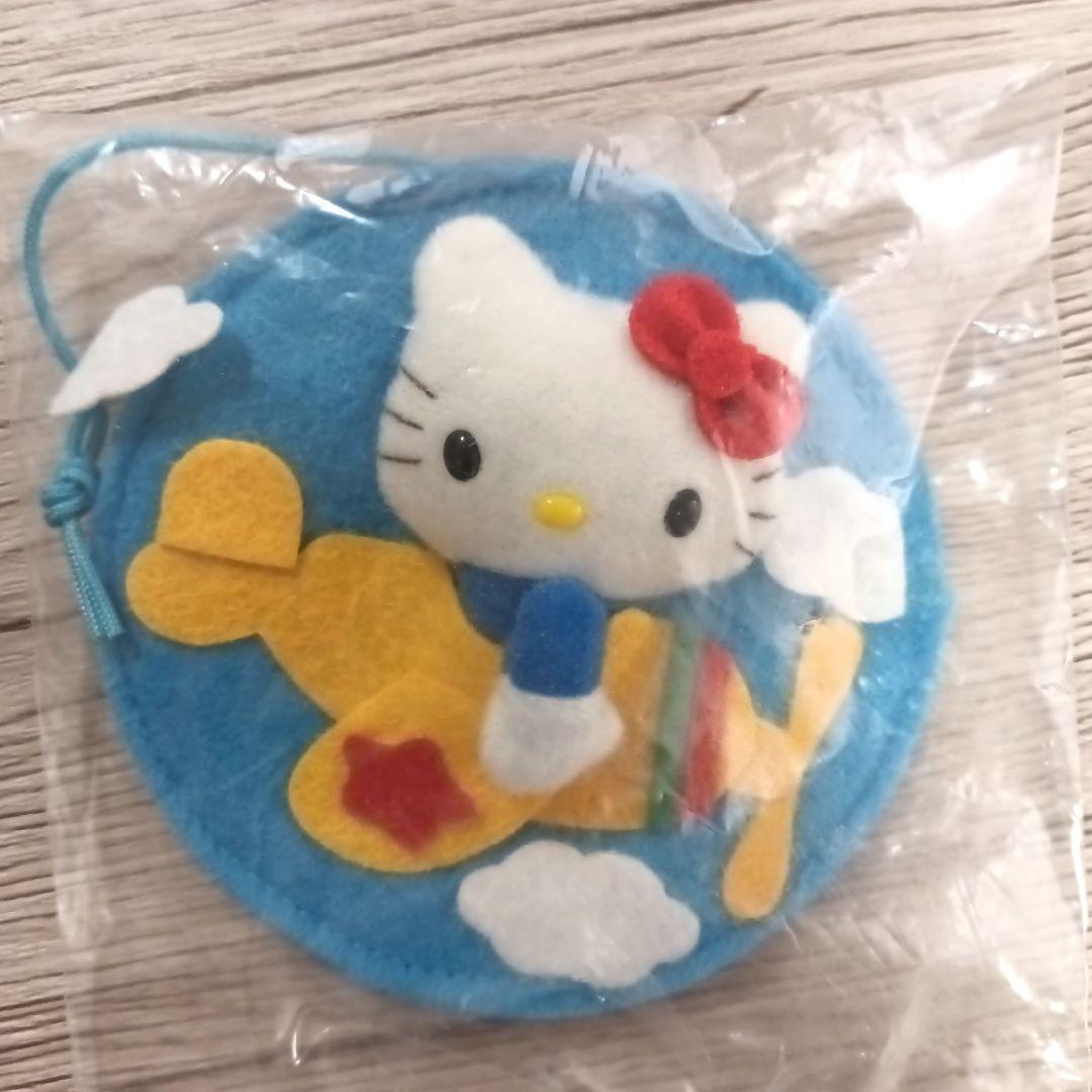 サンリオ　ハローキティ 　フェルト製バッジ　稀少　レトロ　2001年⚠️必読