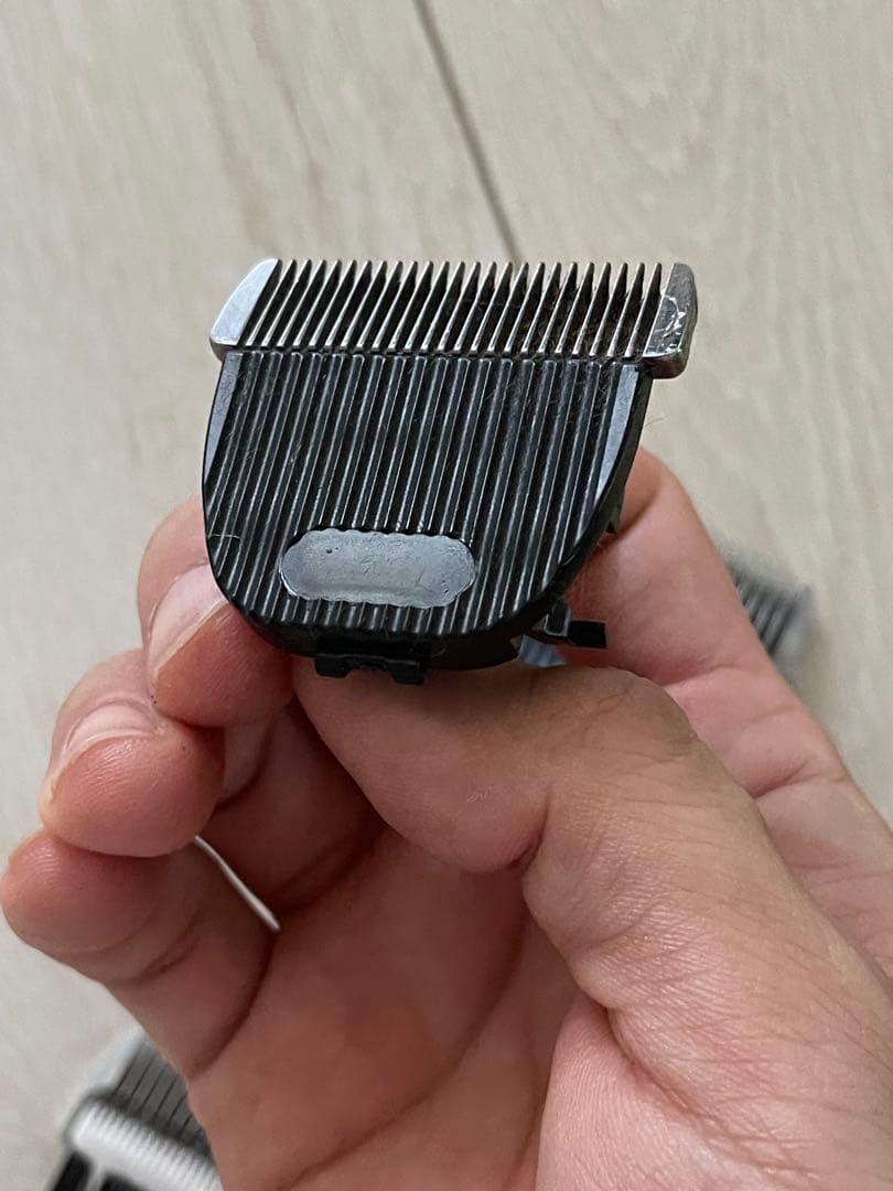 高品質充電式回転速度調節付き　動物用バリカン 厚手ステンレス