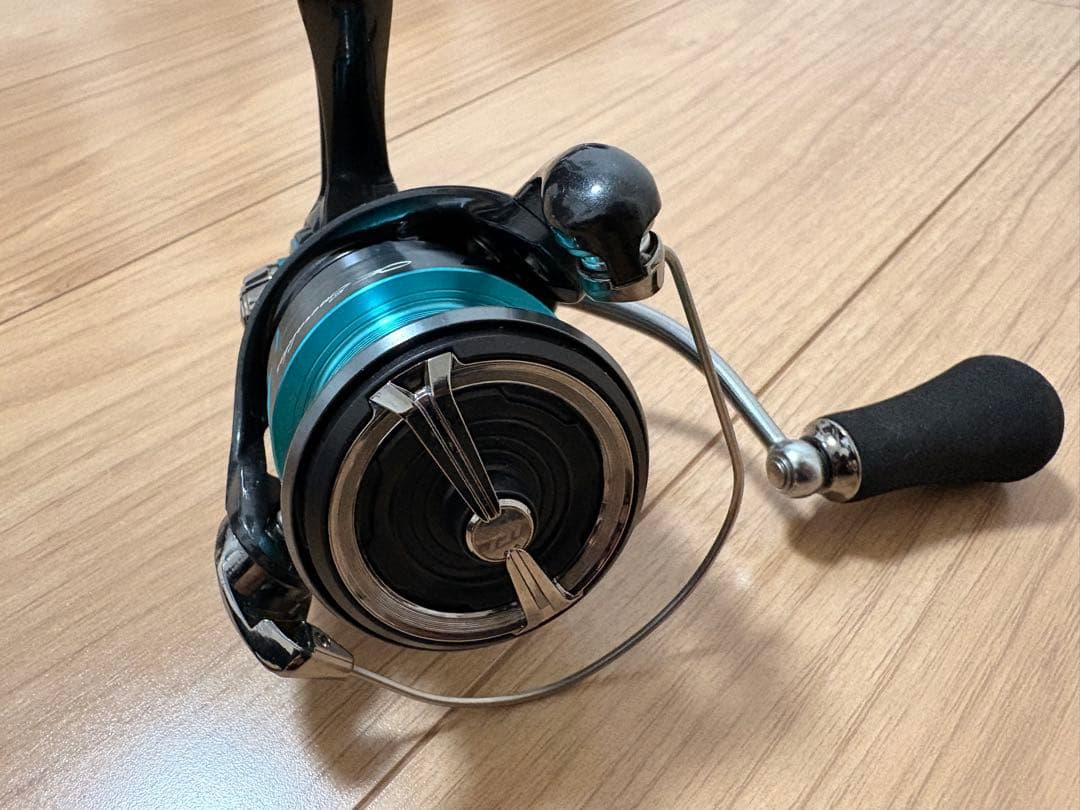 ダイワ エメラルダス X LT2500 スピニングリール エギング