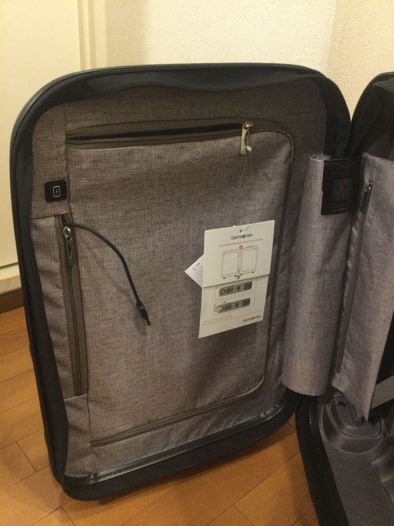 『新品』サムソナイトシーライト スピナー55EXP(機内持ち込みサイズ)ブラック