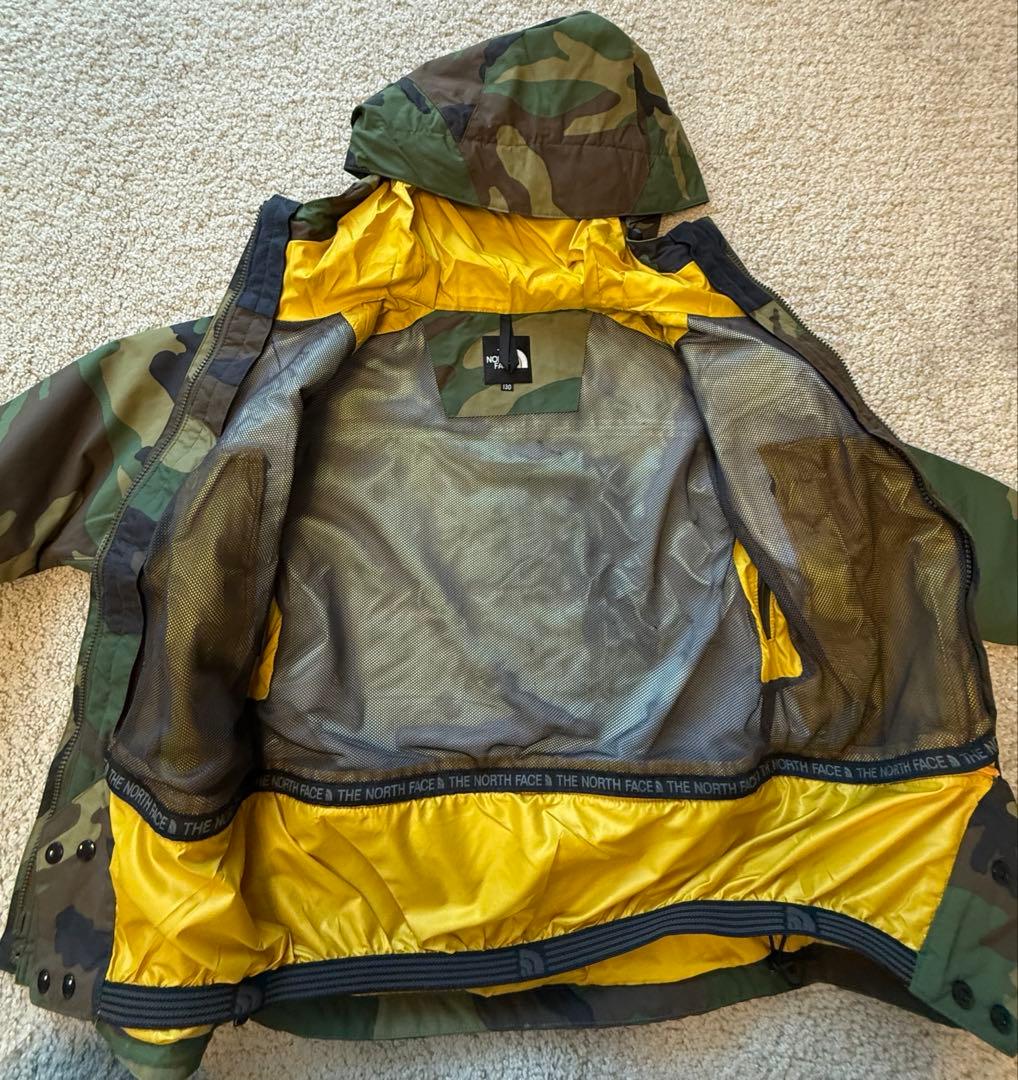 美品　ノースフェイス キッズ スノーウェア 130、120 上下セット 迷彩