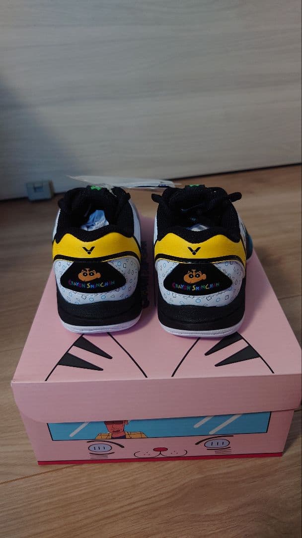 バドミントンシューズ クレヨンしんちゃんコラボ