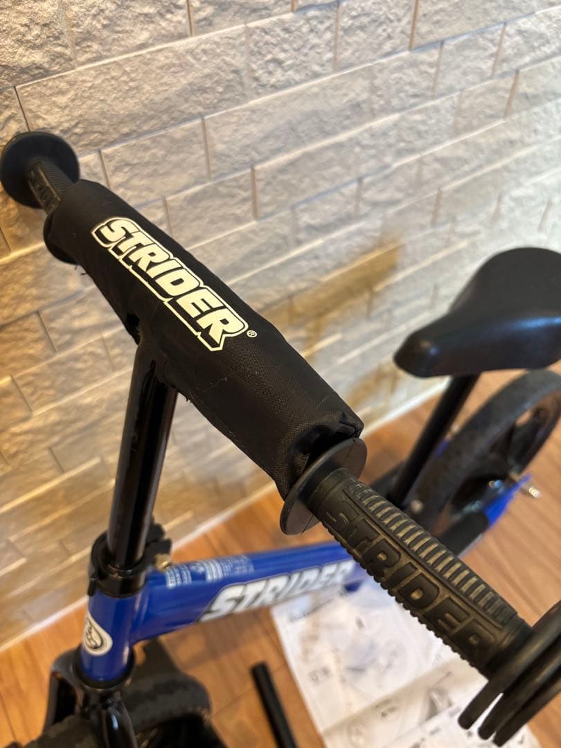 ストライダー STRIDER スポーツモデル 12インチ 青　スタンド付