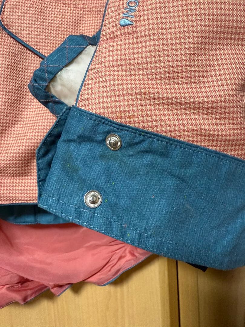 BURTONスノーボードウェア上下セット 上Mサイズ、下Lサイズ