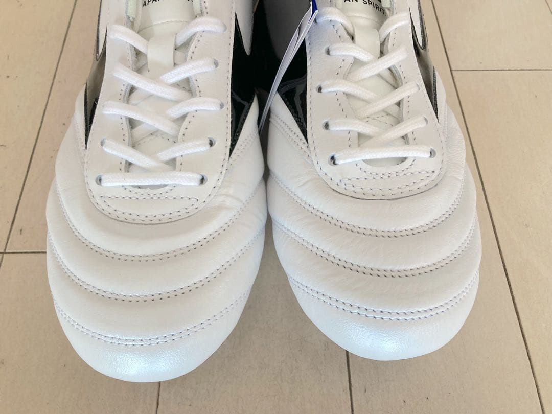 モレリア2ジャパン　ノーマルステッチ　白　25.5㎝　新品。