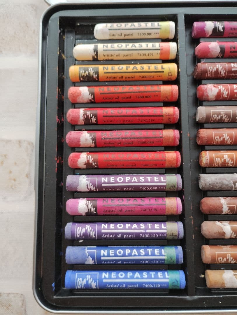 【中古品】カランダッシュ　ネオパステル 96色セット(缶ケース)