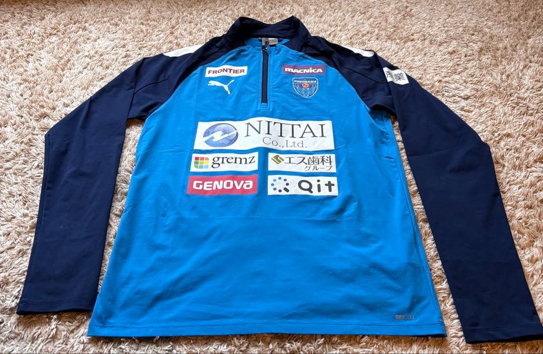 横浜FC2023トレーニング1/4ジップトップ、Sサイズ