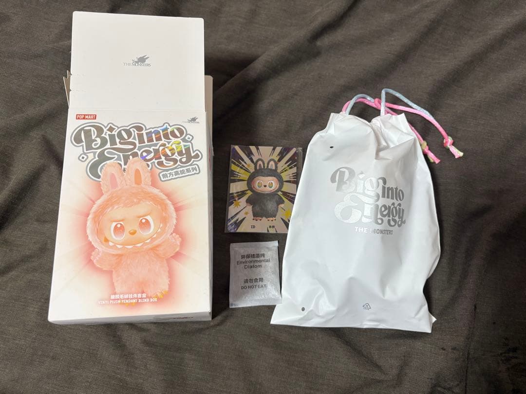 ラブブ THE MONSTERS Big into Energy シークレット