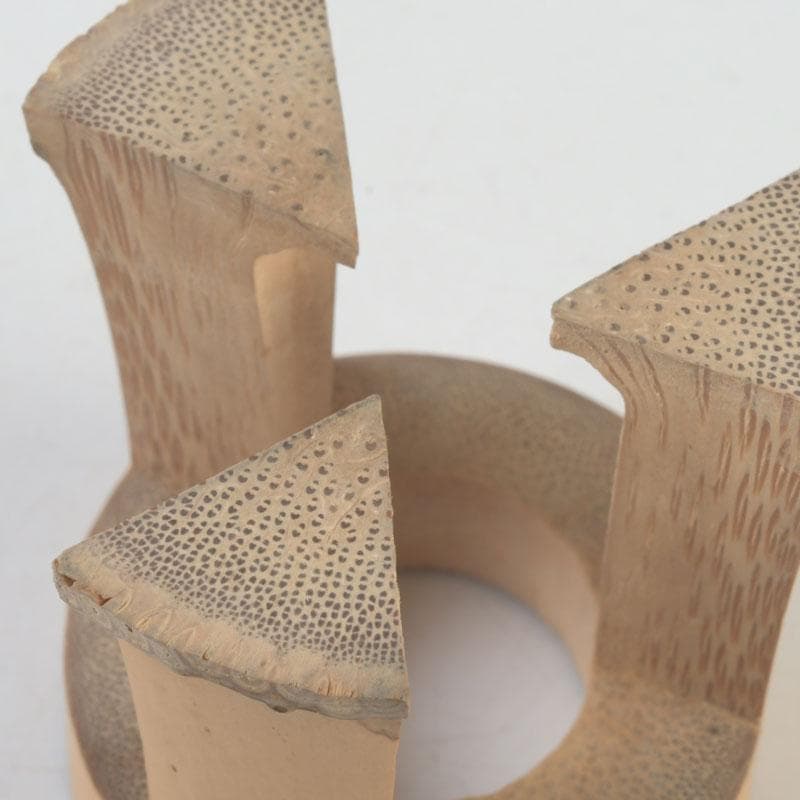 茶道具　五徳形　竹蓋置　在銘　共箱　V　9870