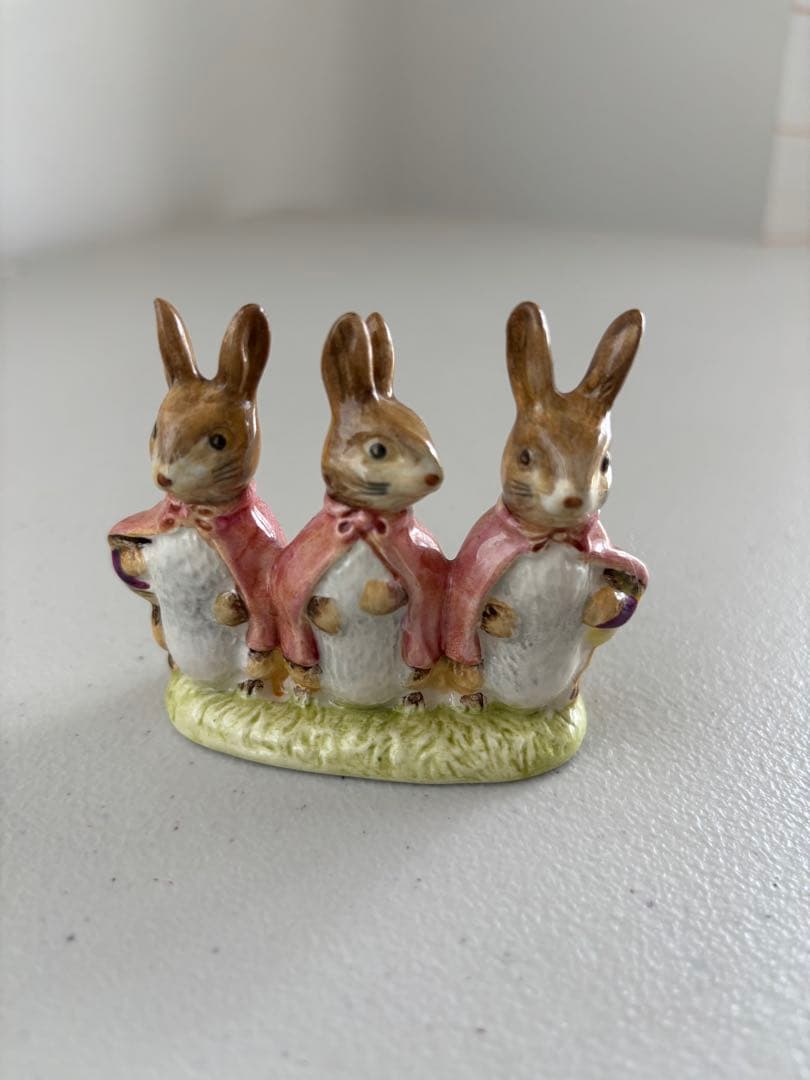 稀少品、Beswick社　ピーターラビットのフィグリン　4体まとめて！