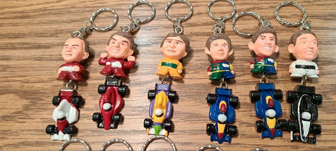 F1ドライバー フィギュア付き　キーホルダー 12個セット