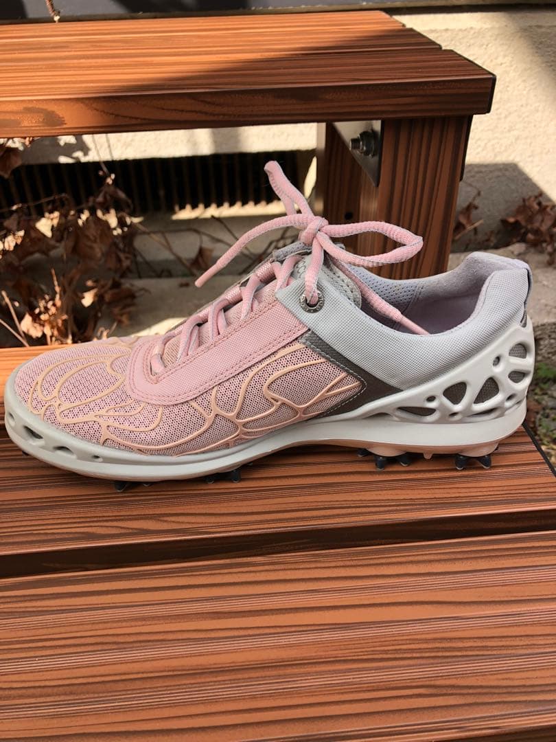 376番 新品ecco ゴルフシューズピンク/グレー23.5cm ソフトスパイク