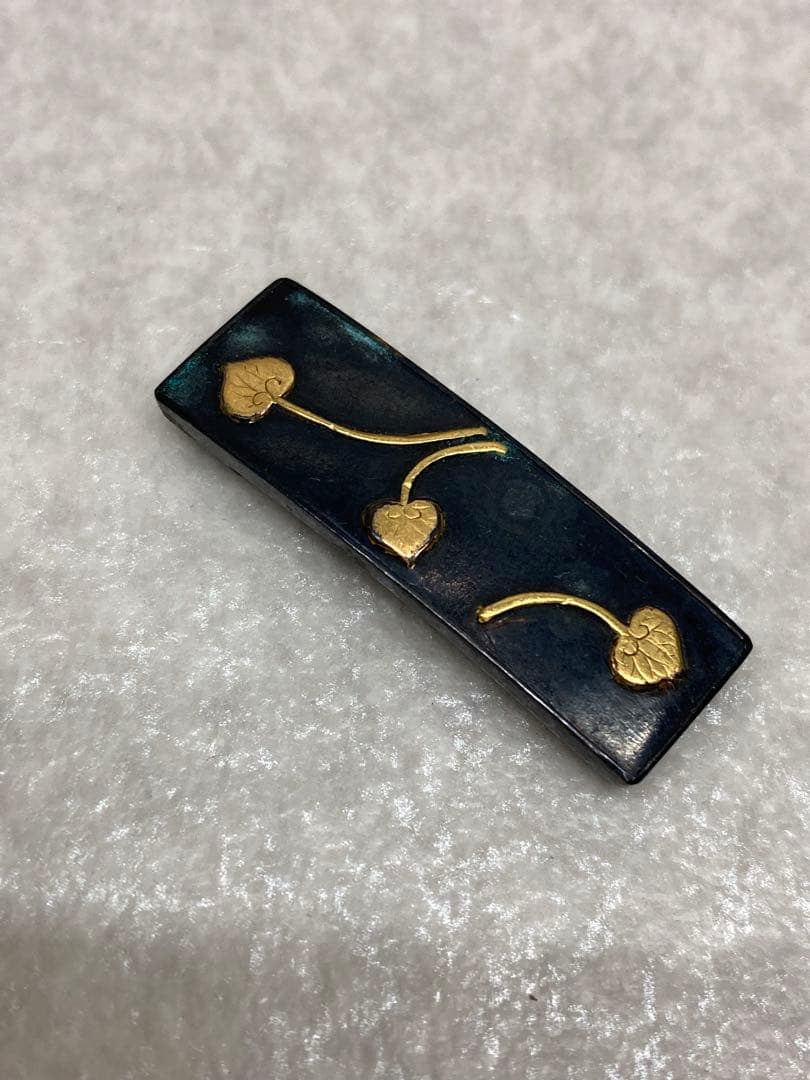Z）時代物 当時物 金工 帯留 葉っぱ アンティーク　金細工 金属工芸