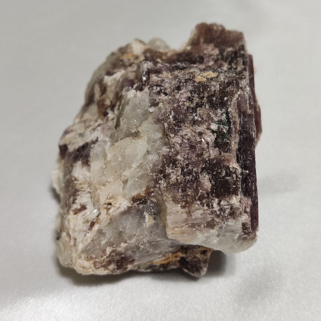 パワーストーン　天然石　原石　リチア雲母　199g　No.233