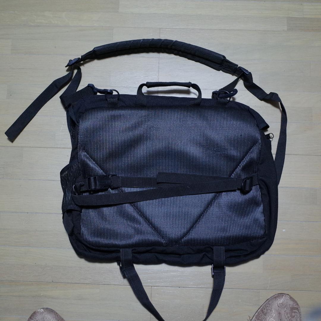 JANSPORT メッセンジャーバッグ ブラック