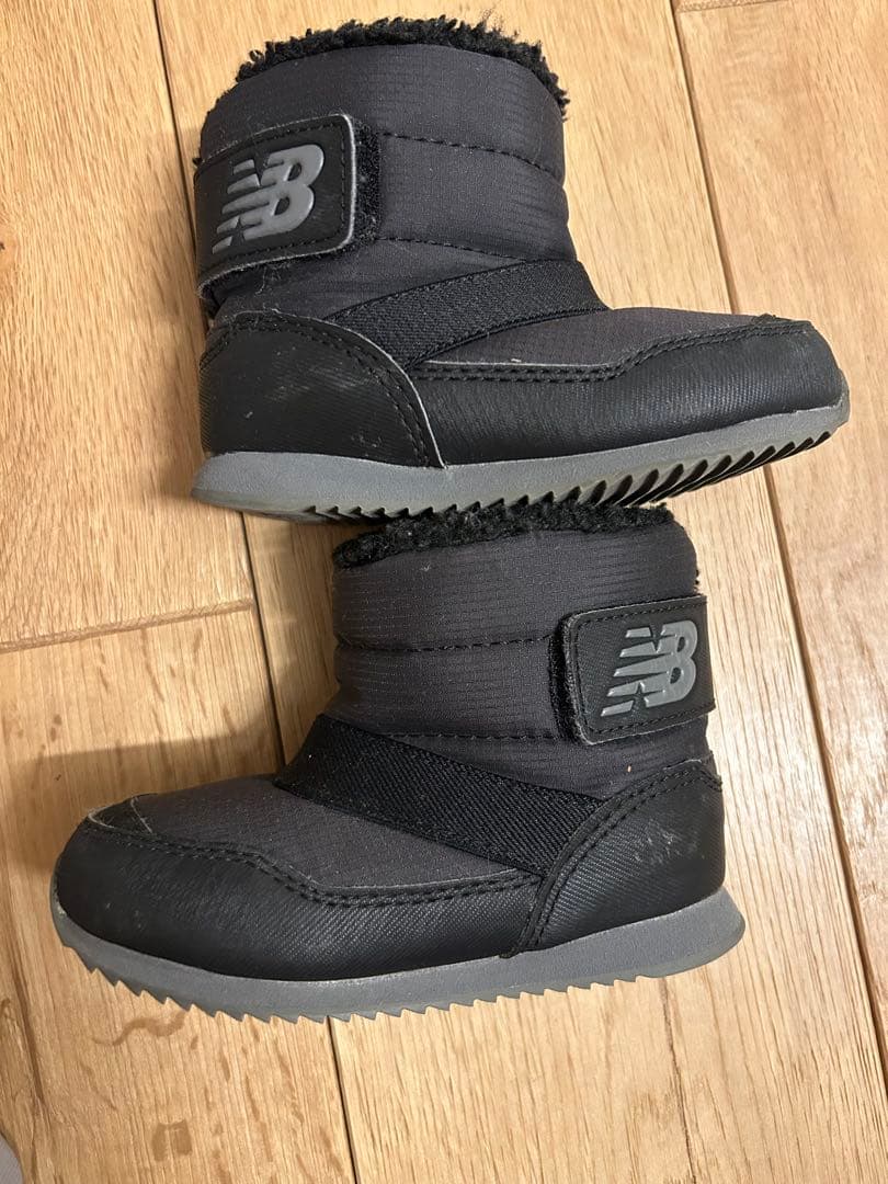 子供用スノーボードウェアとブーツセット