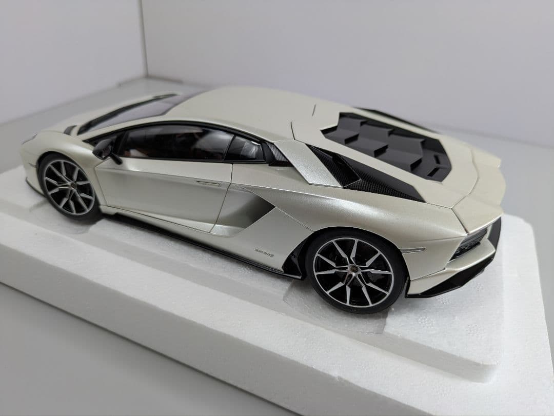 1/18 ミニカー オートアート ランボルギーニ アヴェンタドール S Aa