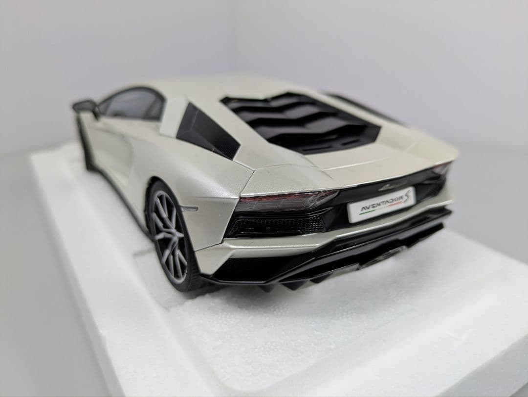 1/18 ミニカー オートアート ランボルギーニ アヴェンタドール S Aa