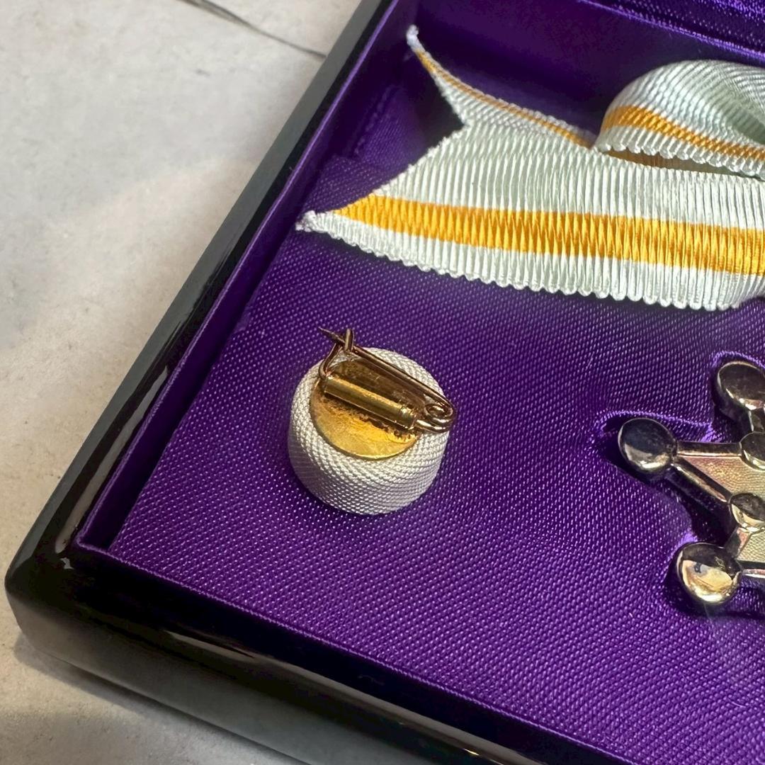 iΦ【セット】勲八等白色桐葉章 勲七等瑞宝章 元箱付き 旧日本軍 顕彰