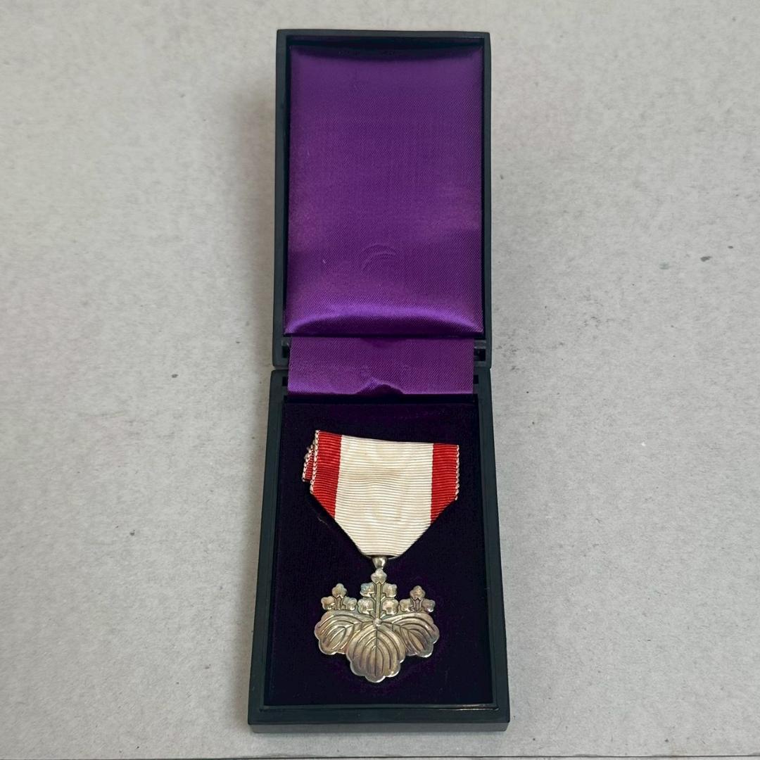 iΦ【セット】勲八等白色桐葉章 勲七等瑞宝章 元箱付き 旧日本軍 顕彰