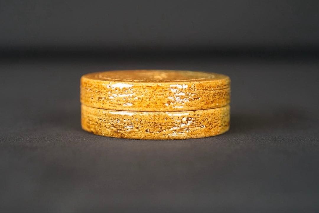 十代 大樋長左衛門 年朗 造 大樋 飴釉 丸香合 鵬雲斎好 共箱 共布 茶道具