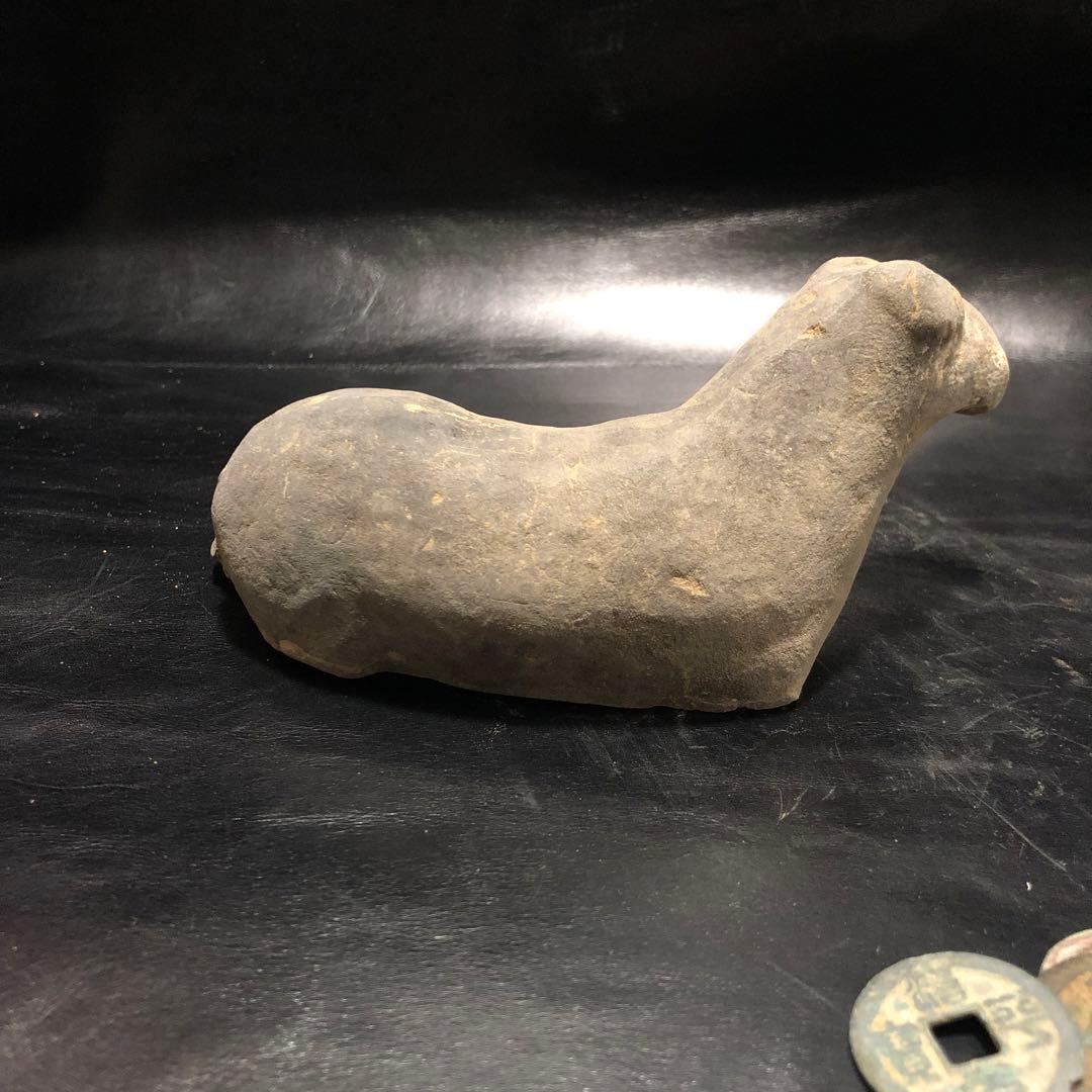 蔵から中国古銭と一緒の箱から出てきた 5体の内の1体　 水牛うし中国古美術土器