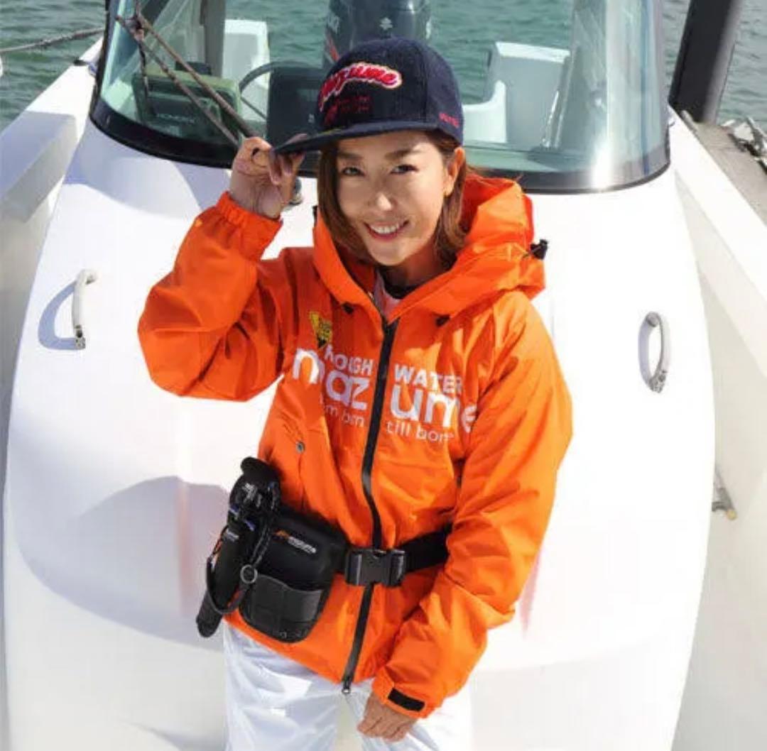 マズメ MZRS-623 オレンジレインジャケットとホワイトパンツセット　L