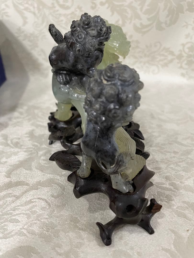 希少　中国骨董　美術品　翡翠　青島獅子　天然石　置物　年代物　台座付き　箱付き