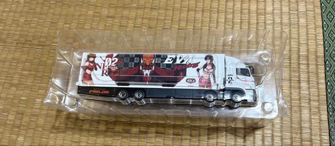 ミニカー Mitsubishi Fuso Super Great EVA Racing