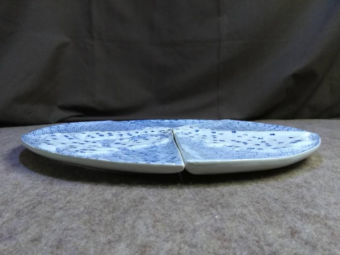 実家の蔵出し品　古伊万里　貴重　浮き彫り　青海波　旧日本地図の図　珍しい五枚組